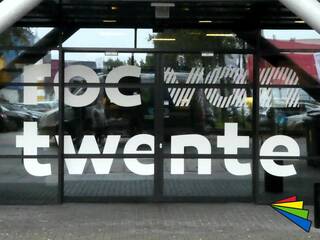 Raambelettering of raambestickering