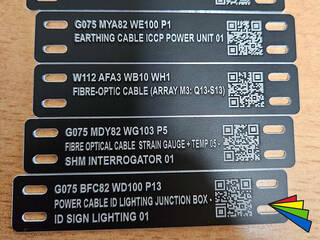 Gegraveerde QR- en Datamatrixplaten